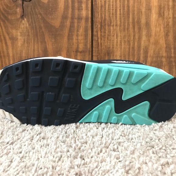 Nike Air max 90 aurora (used) (size M 10.5) - Picture 5 of 5